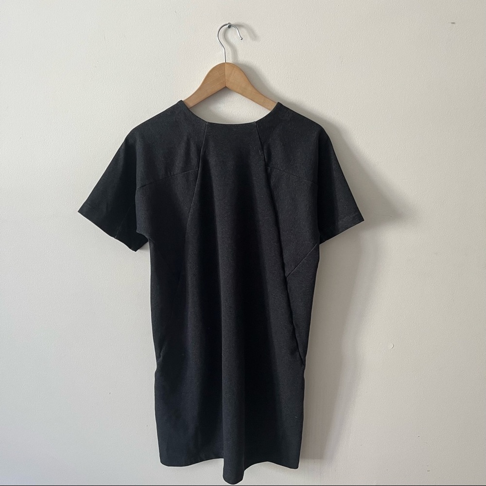 Arc'teryx Momenta Dress / Small / Black Heather Short Sleeve Shirt Relaxed - Picture 7 of 13